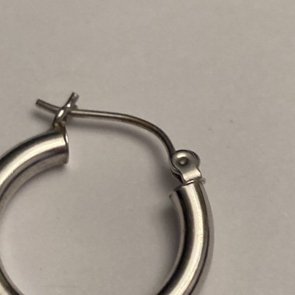 Small Simple Classic Silver Tone Hoop Earrings - Picture 10 of 13